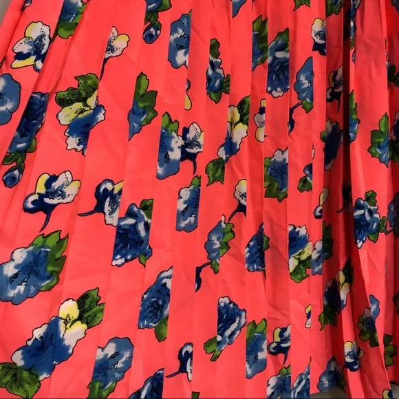 Asos Pleated Midi Skirt in Floral Print - Picture 6 of 10